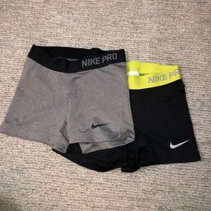 Bundle of two Nike spandex